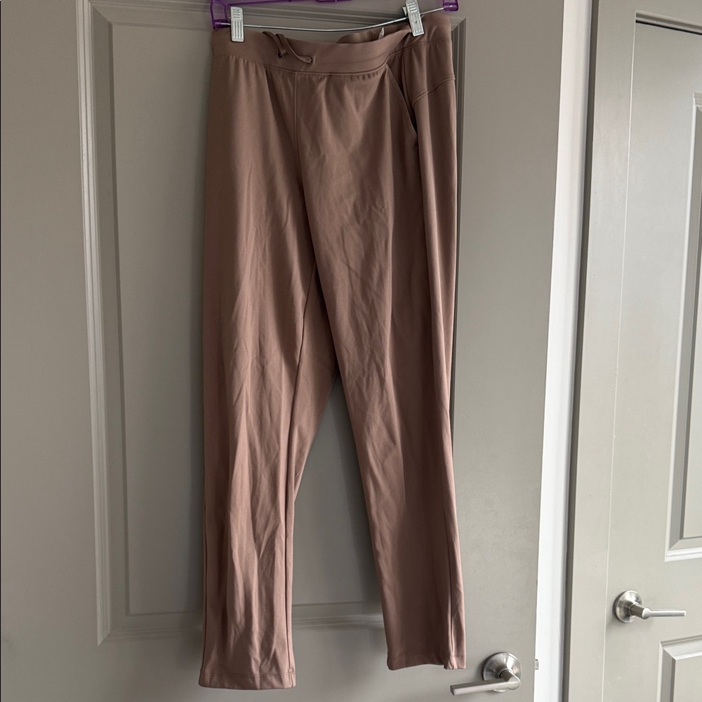 Women’s Performance Stretch Pants in Mauve Taupe